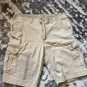 Versatile Tan Cargo Shorts for Men
